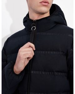 JAQUETA MATELASSÊ COM CAPUZ